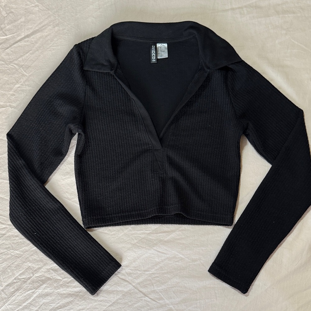 Divided Black Ribbed Crop Top